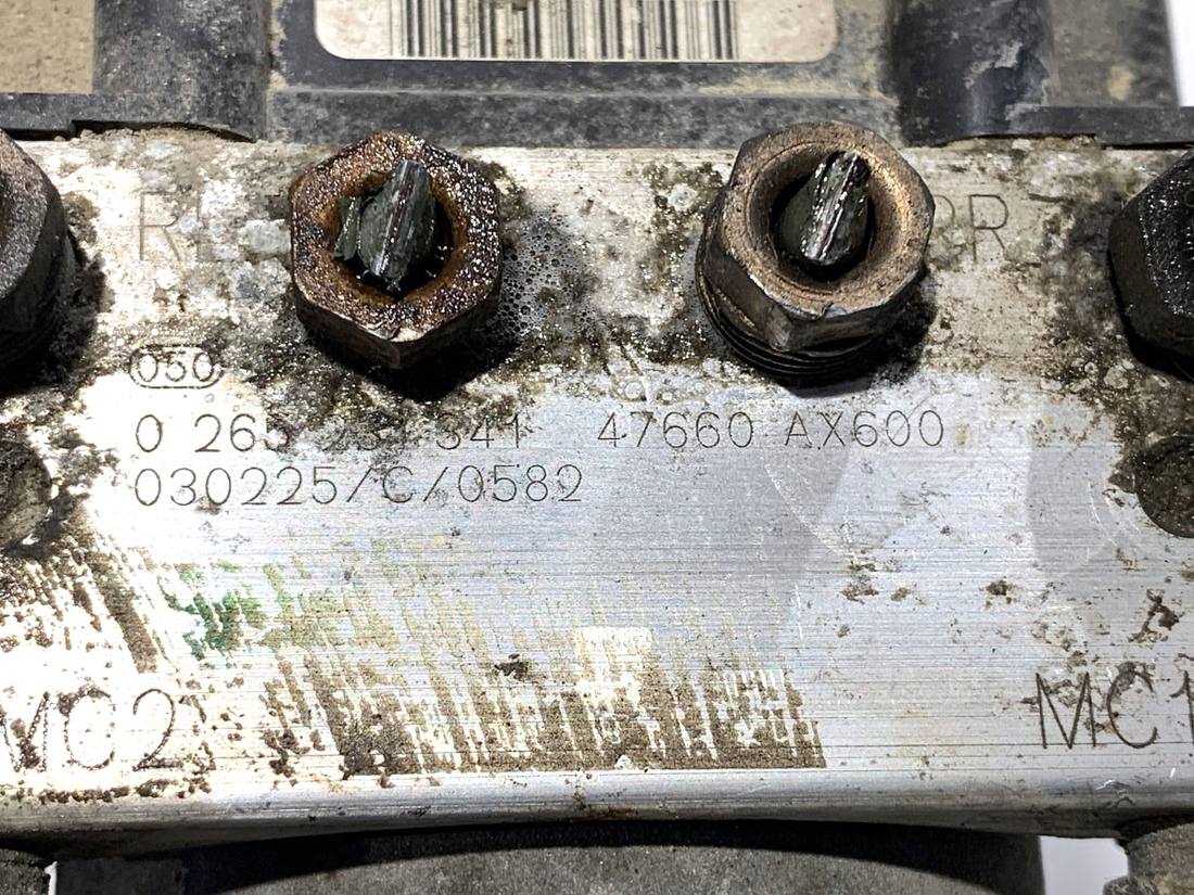 Блок керування ABS АБС Nissan Micra 47660AX600 — фото деталі 5