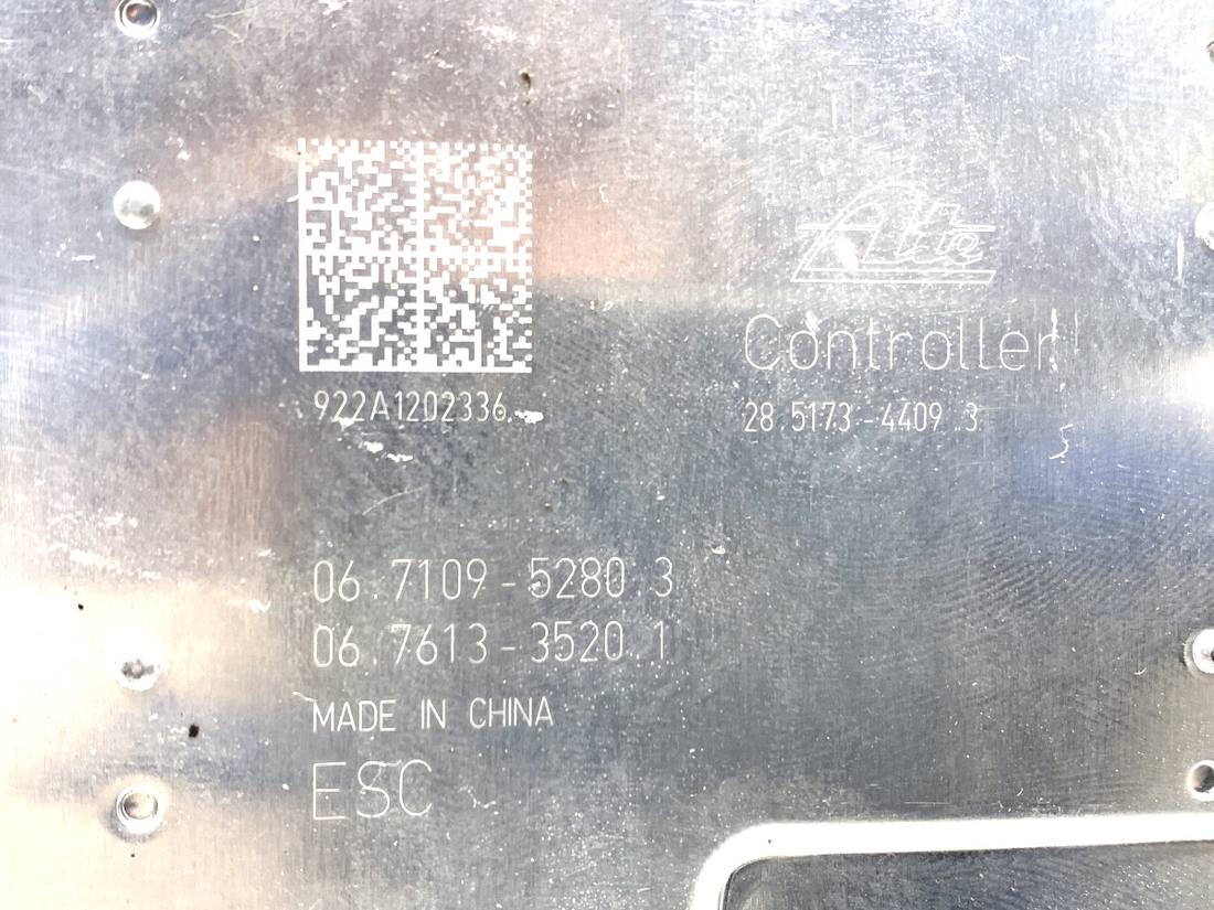 Блок керування ABS АБС Hyundai Kona 58900-J9300 — фото деталі 5