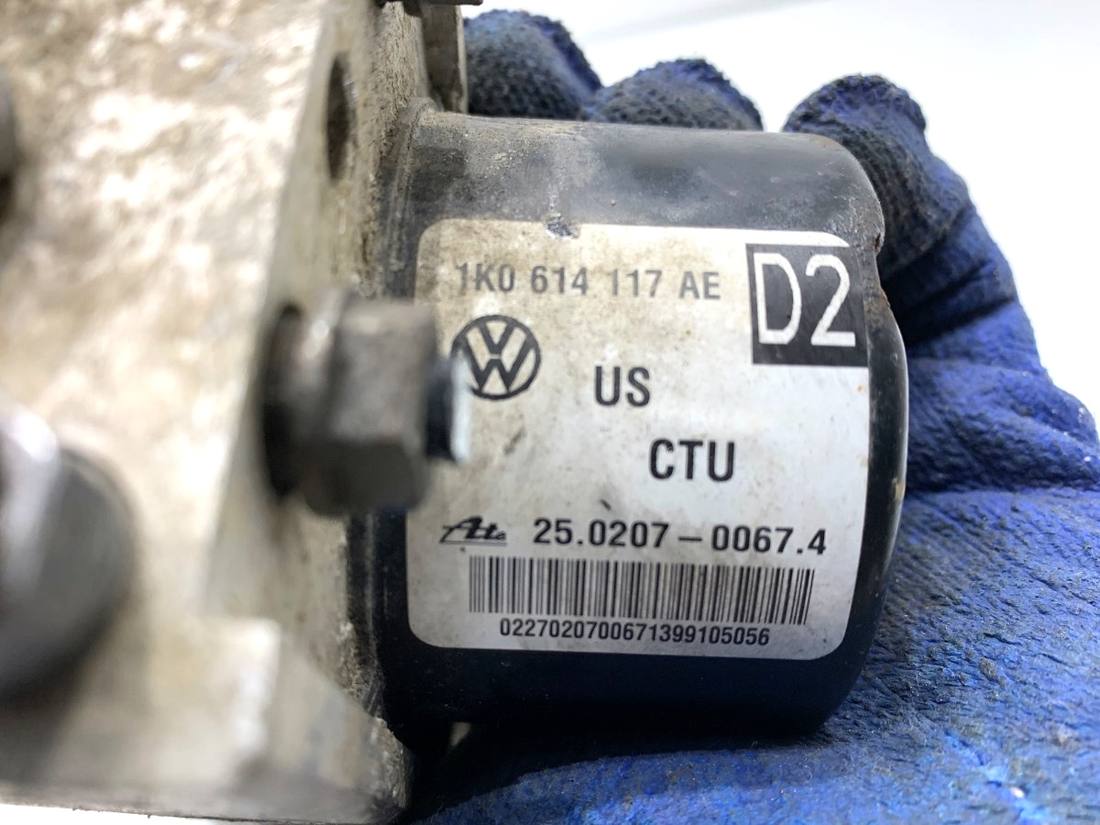 Блок керування ABS АБС Volkswagen Golf 5 1K0614117AE — фото деталі 4