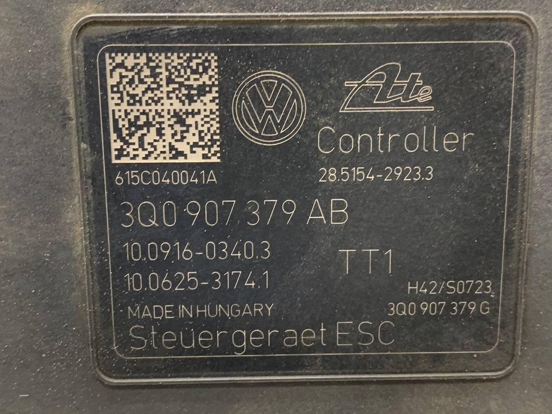 Блок керування ABS АБС Volkswagen Passat B8 3Q0907379AB — фото деталі 4