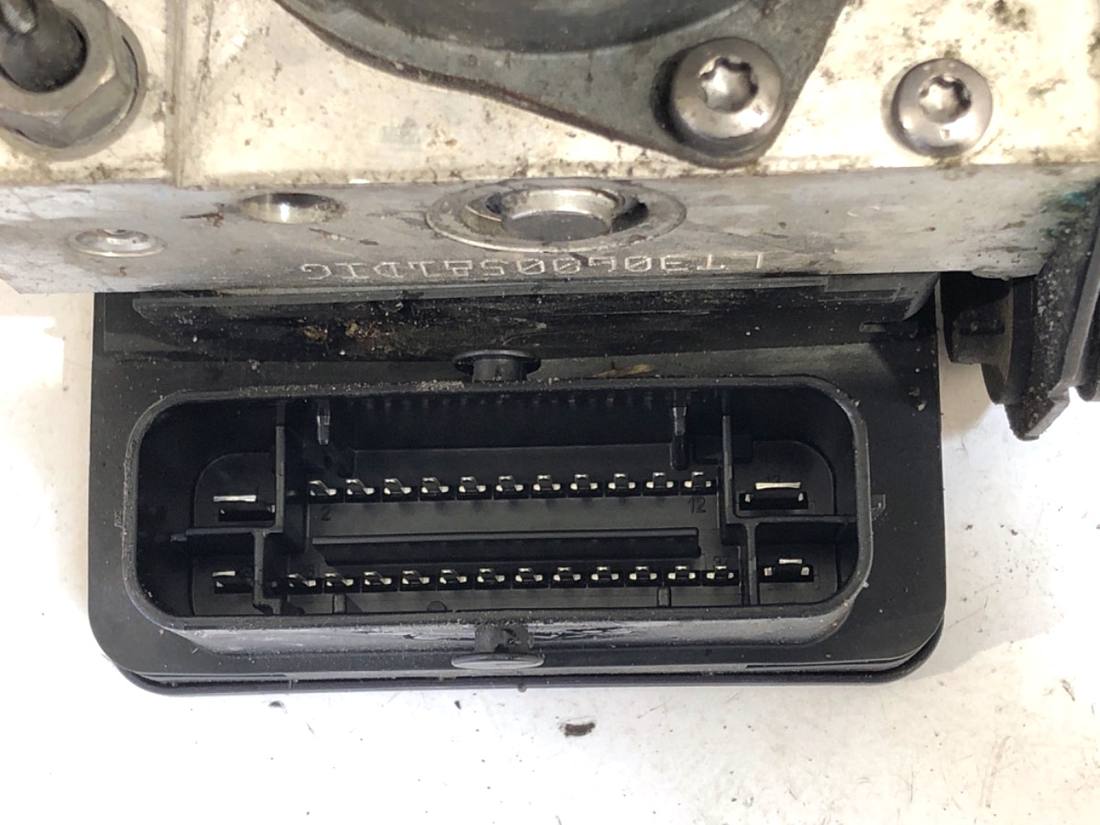 Блок керування ABS АБС Skoda Rapid 6R0614517BD — фото деталі 4