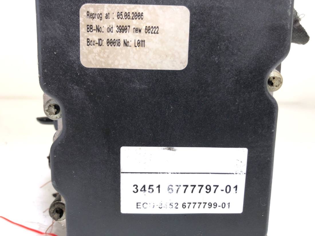 Блок керування ABS АБС BMW 5 E60 6777797 — фото деталі 4