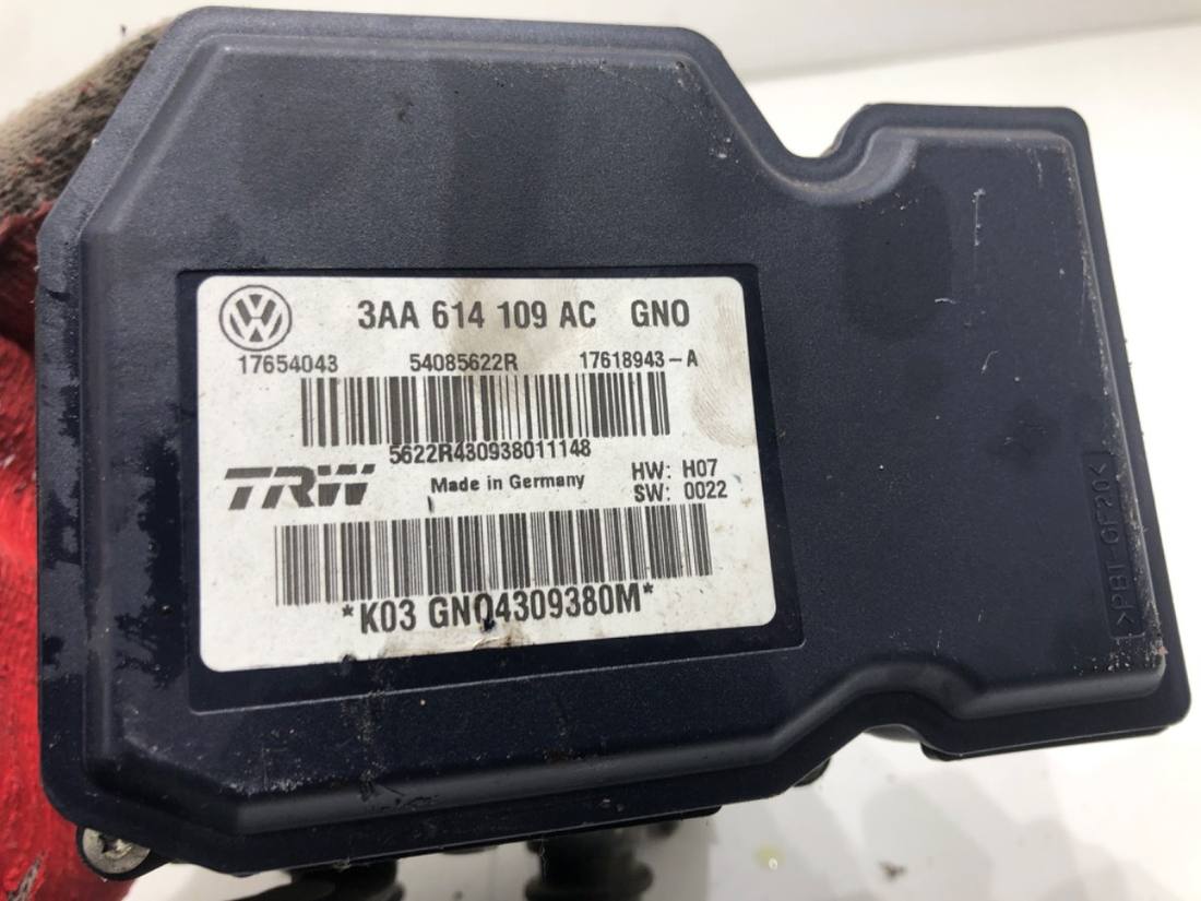 Блок керування ABS АБС Volkswagen Passat B7 3AA614109AC — фото деталі 4