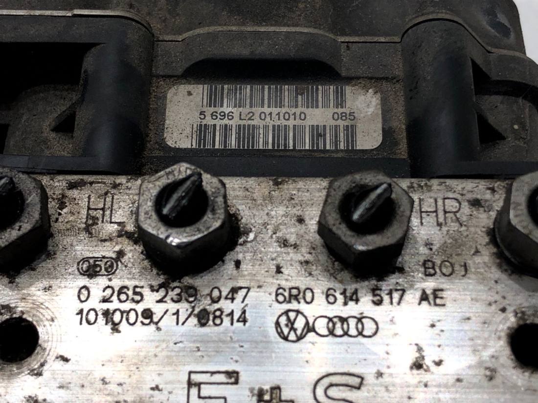 Блок керування ABS АБС Volkswagen Polo 6R0614517AE 0265955021 — фото деталі 4