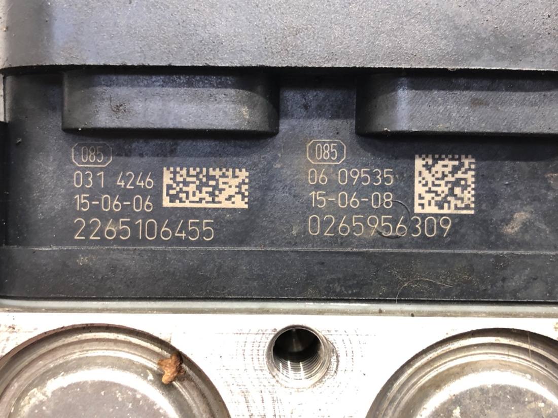 Блок керування ABS АБС Toyota Auris 2265106455 — фото деталі 5