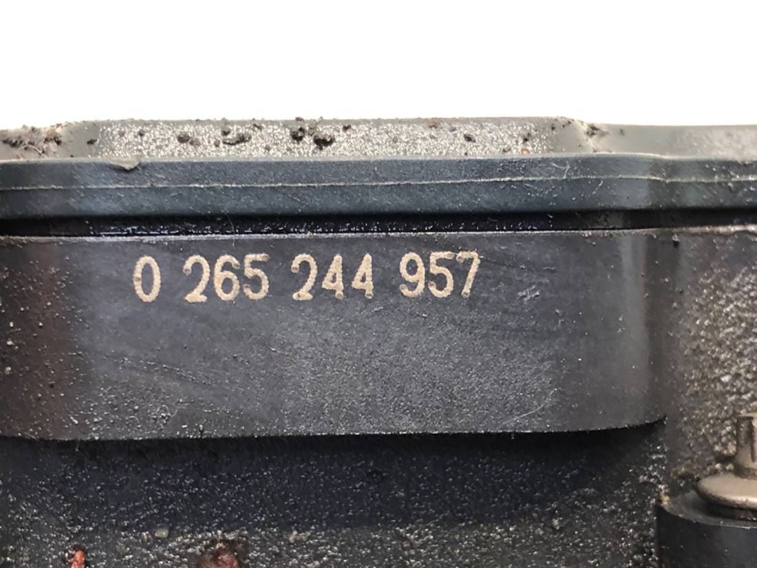 Блок керування ABS АБС Toyota Auris 2265106455 — фото деталі 6
