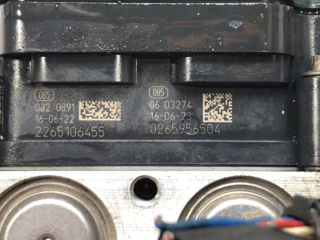 Блок керування ABS АБС Toyota Auris 0265956504 — фото деталі 5