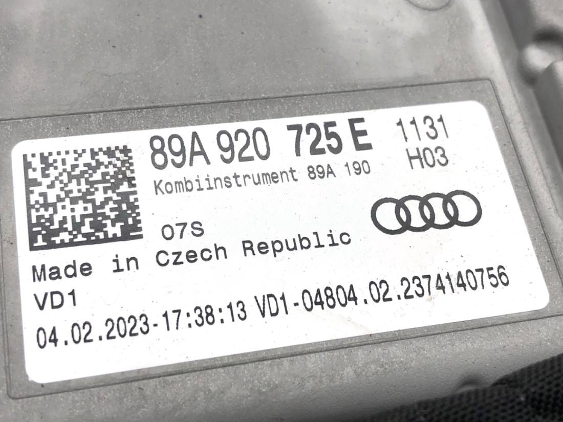 Щиток приладів Audi Q4 89A920725E — фото деталі 3