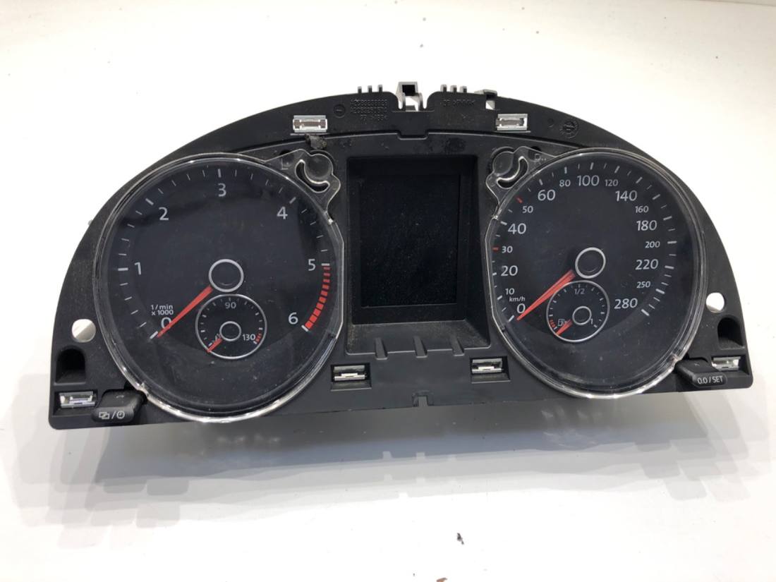 Щиток приборов Volkswagen Passat CC A2C84625600