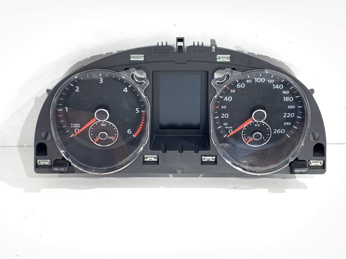 Щиток приладів Volkswagen Passat B7 3AA920870P