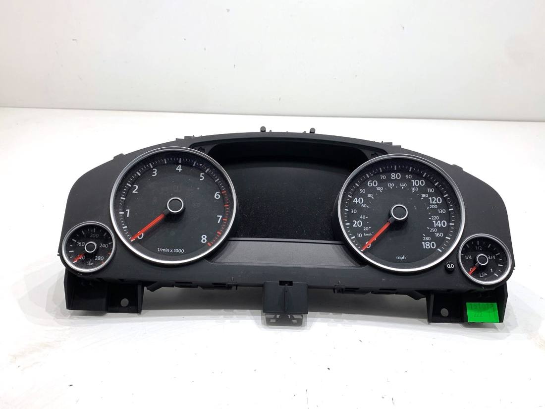 Щиток приборов Volkswagen Touareg 7P6920983C