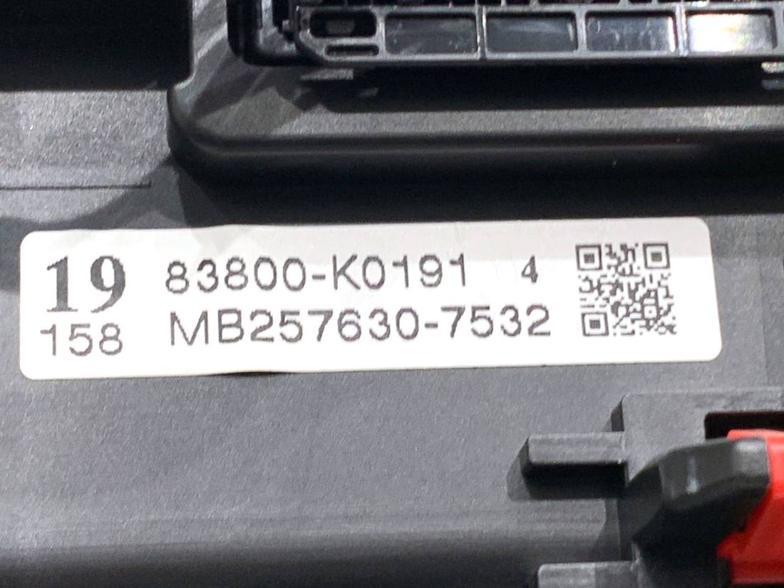 Щиток приборов Toyota Yaris 4 83800-K0191 — фото детали 7