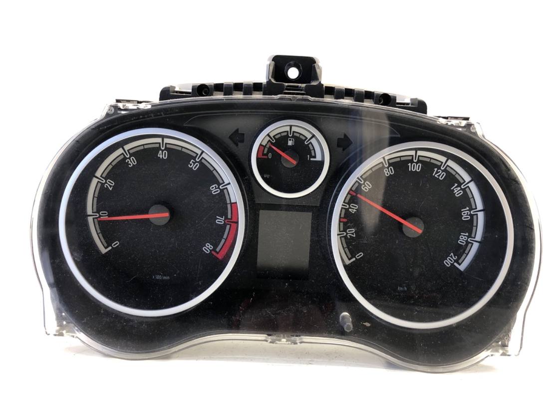 Щиток приладів Opel Corsa D 13312045
