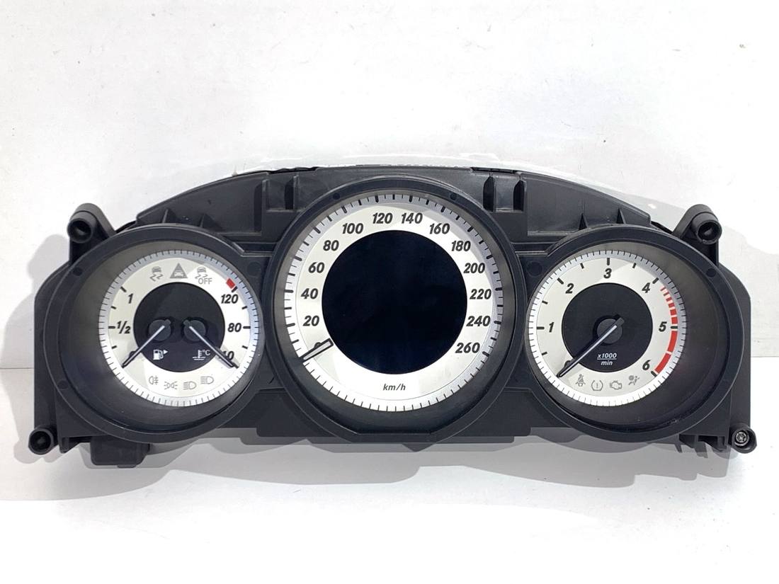 Щиток приборов Mercedes CLS C218 A2189001807