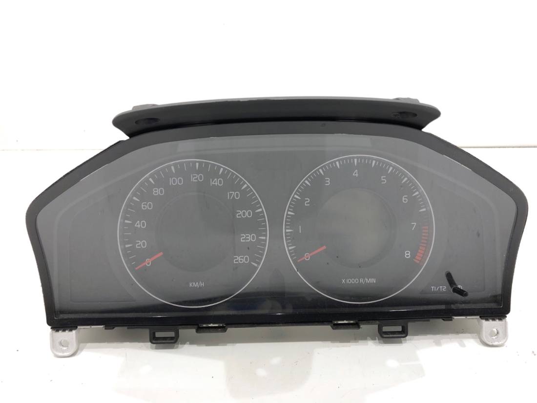 Щиток приладів Volvo V70 30786622AB