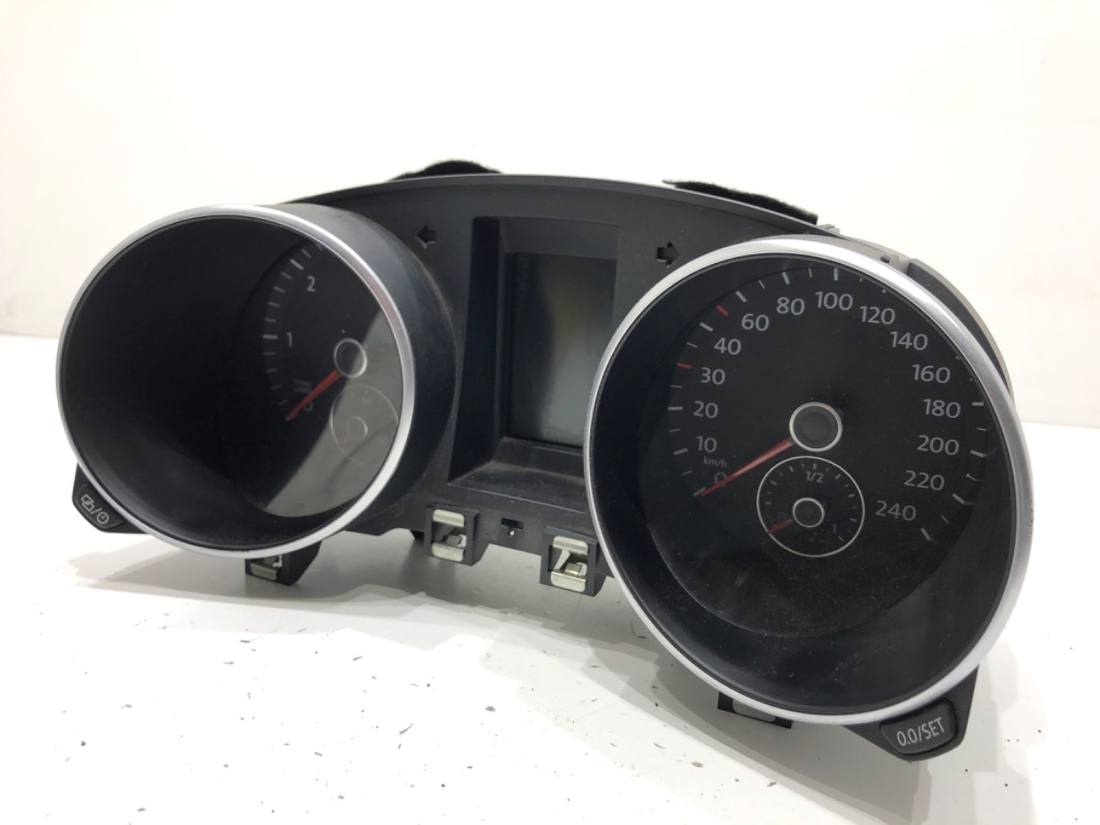 Щиток приборов Volkswagen Golf 6 5K0920873A — фото детали 2