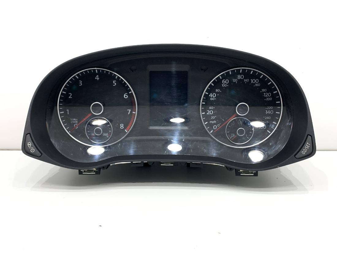 Щиток приборов Volkswagen Passat B7 561920970F