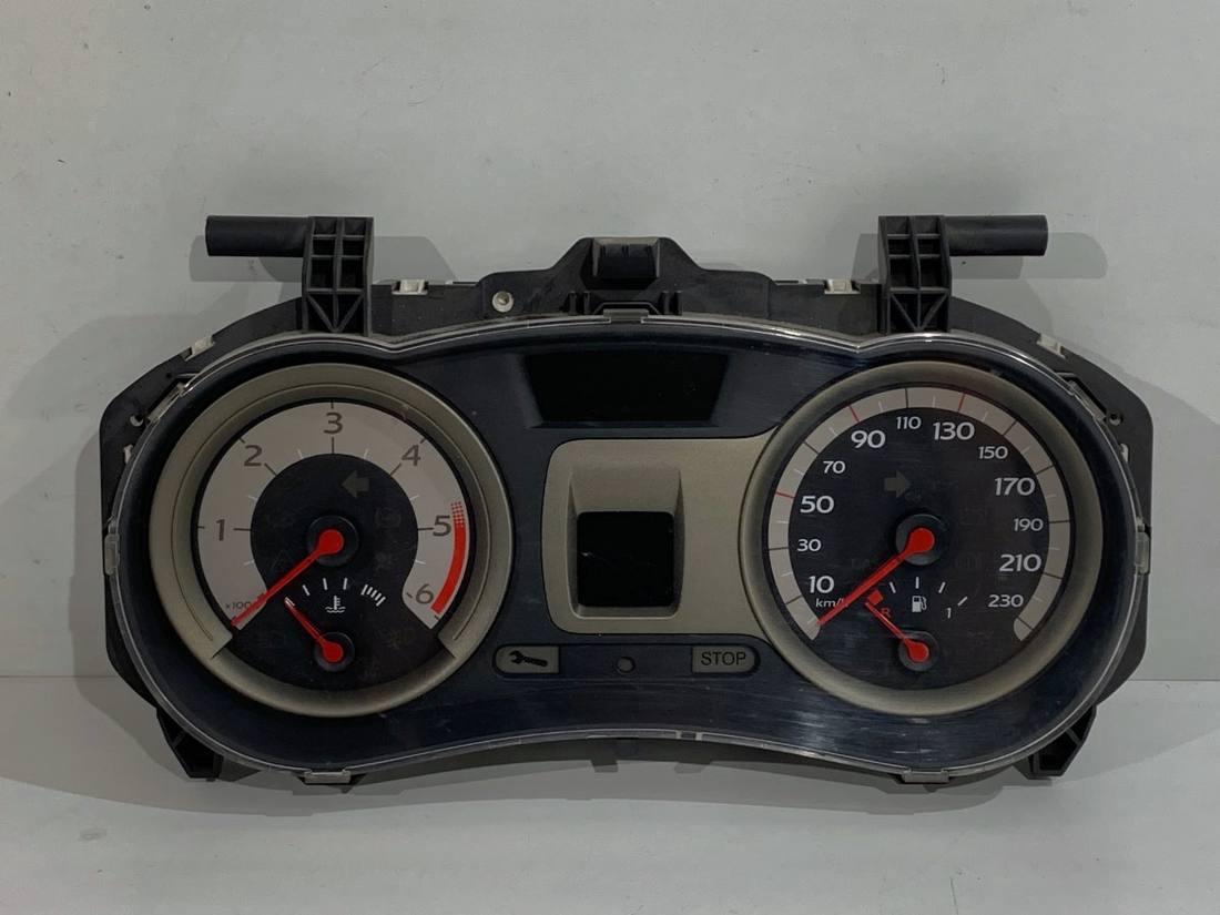 Щиток приладів Renault Clio 8200582709