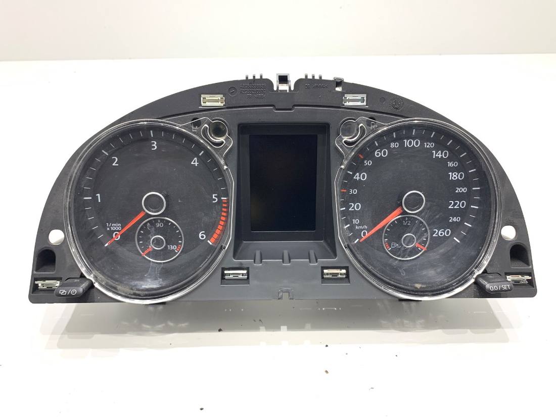 Щиток приборов Volkswagen Passat B7 3AA920871A