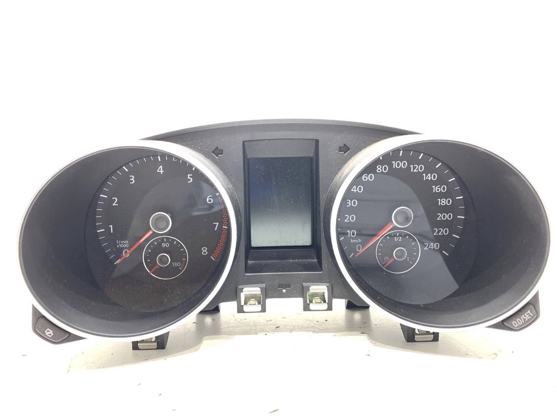 Щиток приладів Volkswagen Golf 6 5K0920872