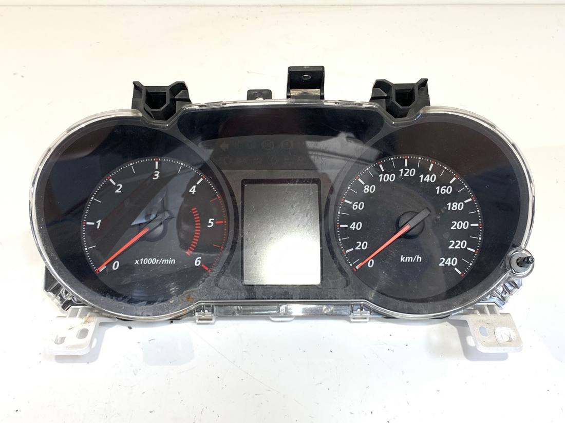 Щиток приладів Mitsubishi Lancer 8100B366