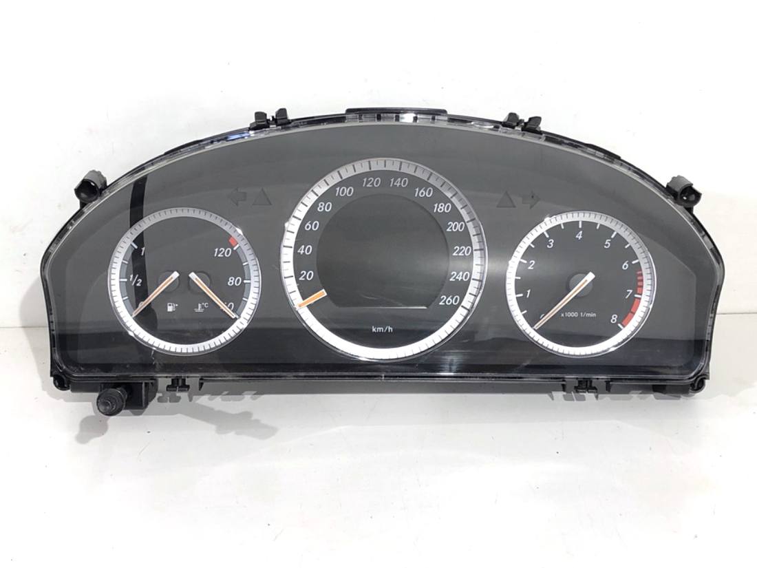 Щиток приборов Mercedes C W204