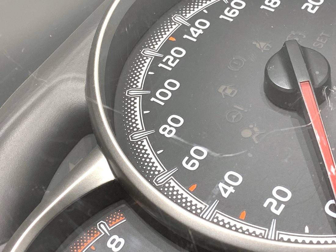 Щиток приборов Toyota Yaris 4 83800-0U270 — фото детали 2