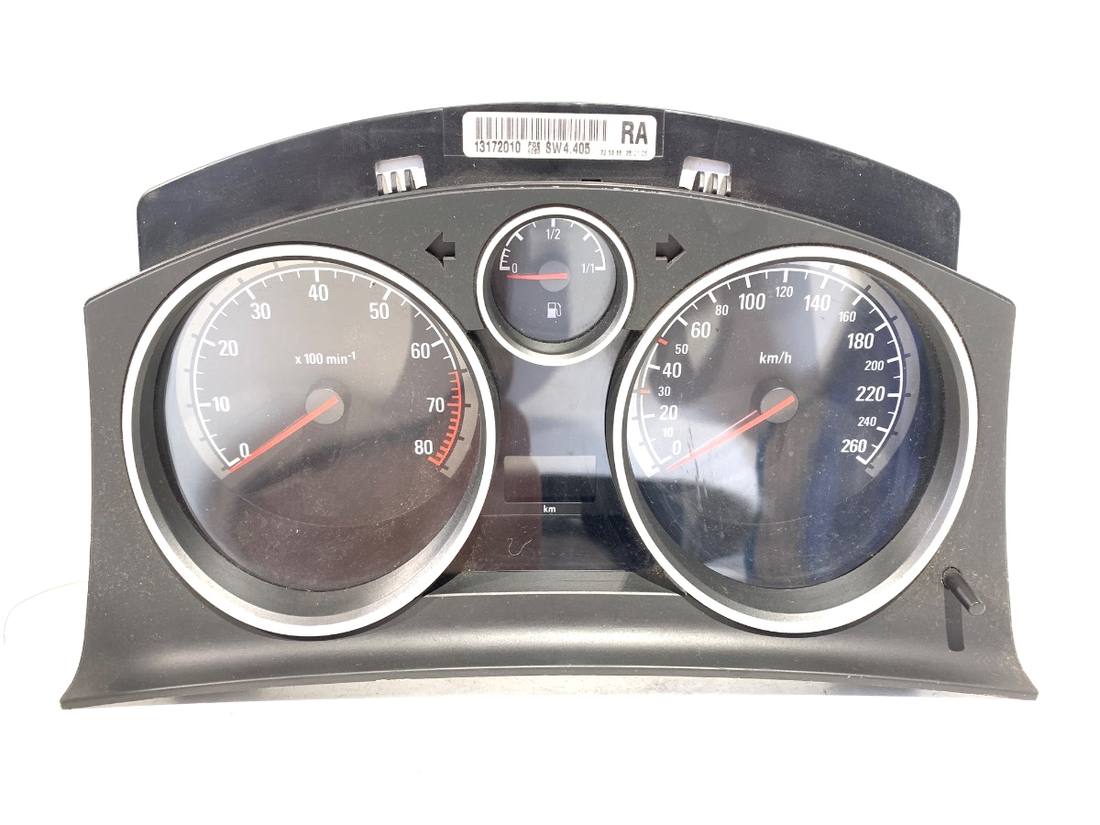 Щиток приборов Opel Astra H 13172010