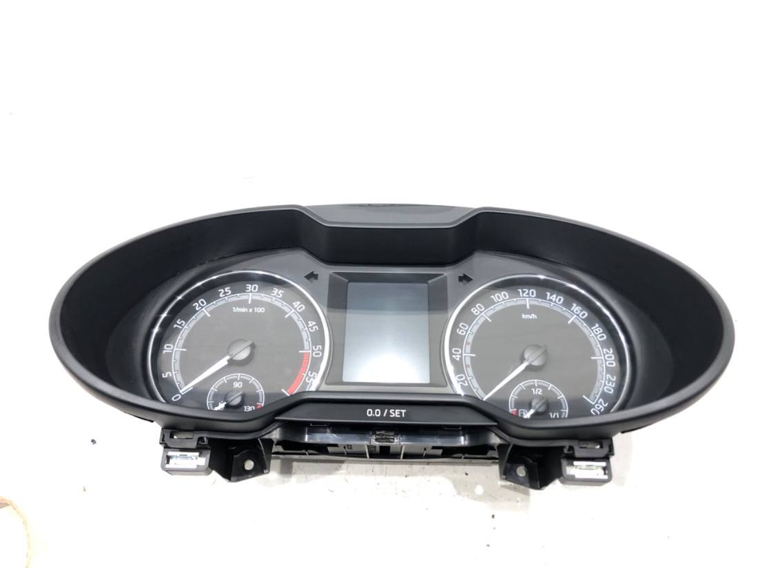 Щиток приладів Skoda Octavia 3 5E0920781E