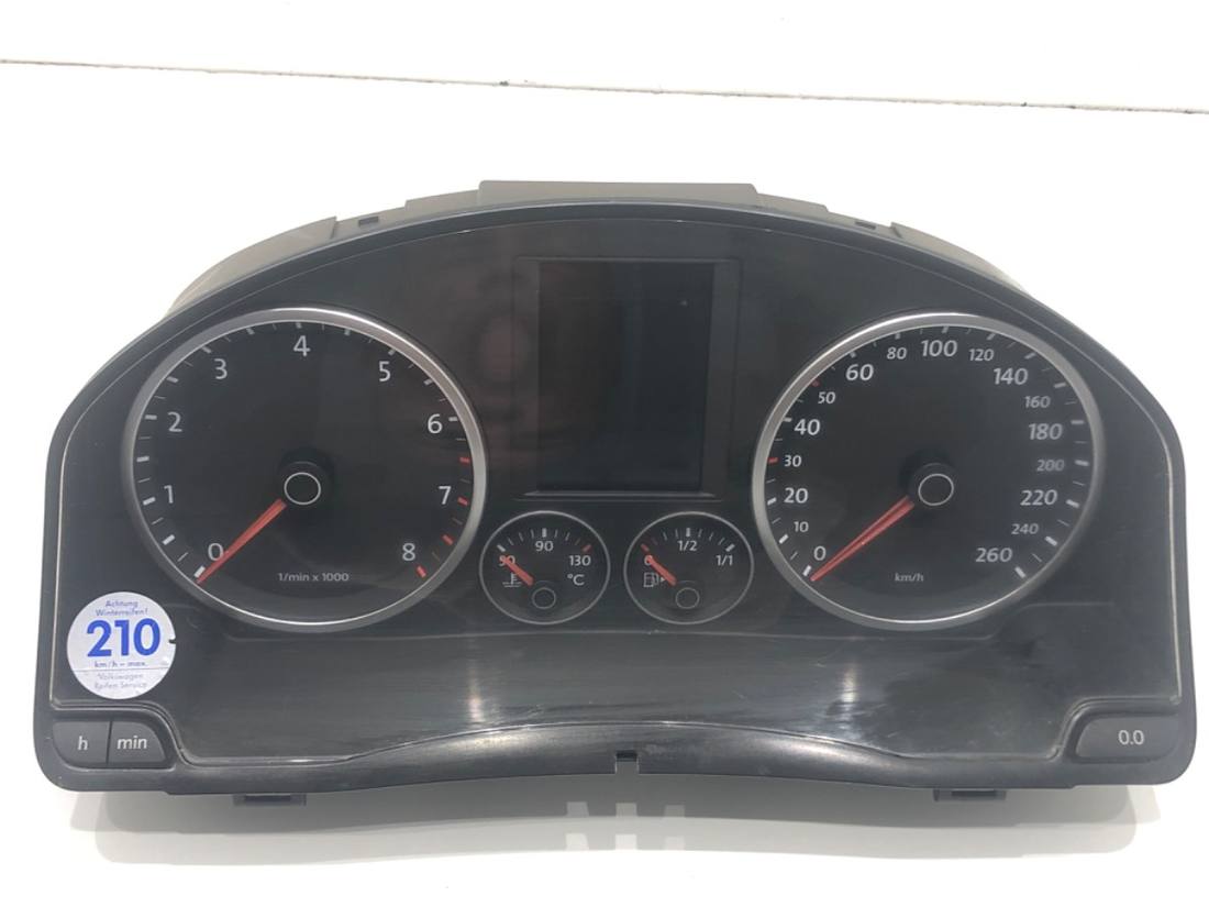 Щиток приборов Volkswagen Tiguan 5N0920870C