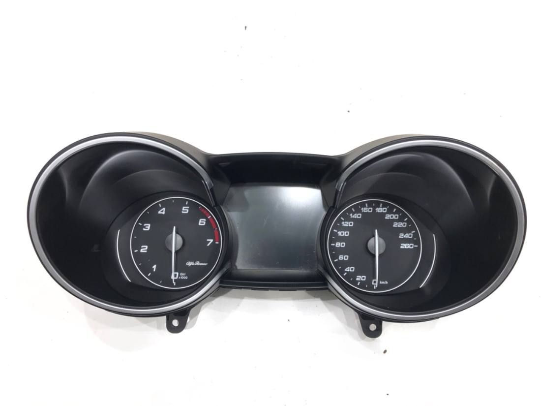 Щиток приборов Alfa romeo Stelvio 50554657