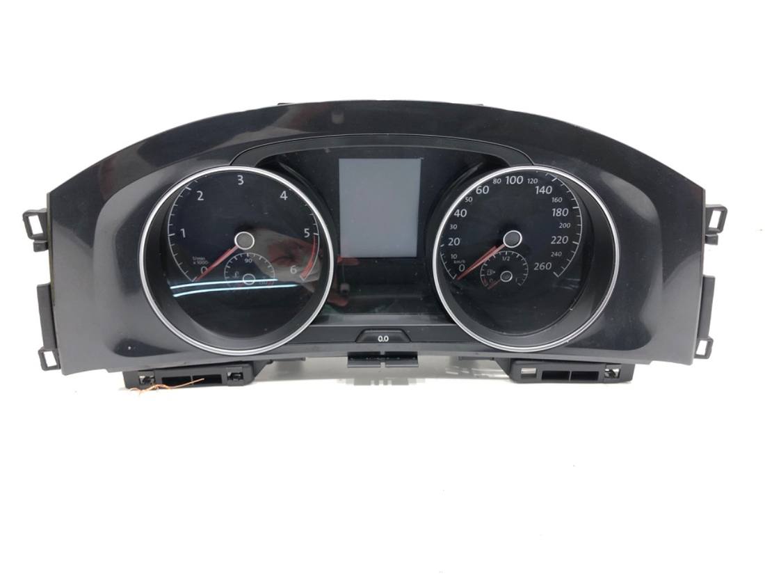 Щиток приборов Volkswagen Golf 7 5G1920741C