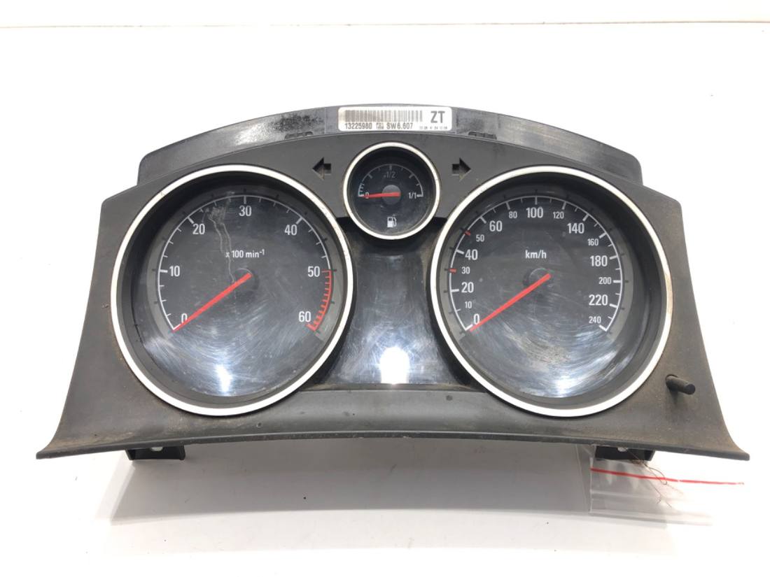 Щиток приладів Opel Zafira B 13225980