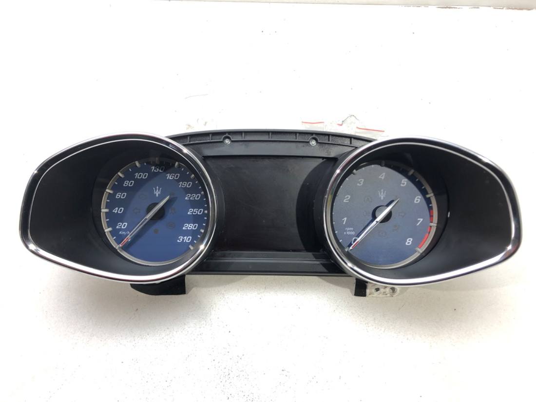 Щиток приладів Maserati Quattroporte 670009736