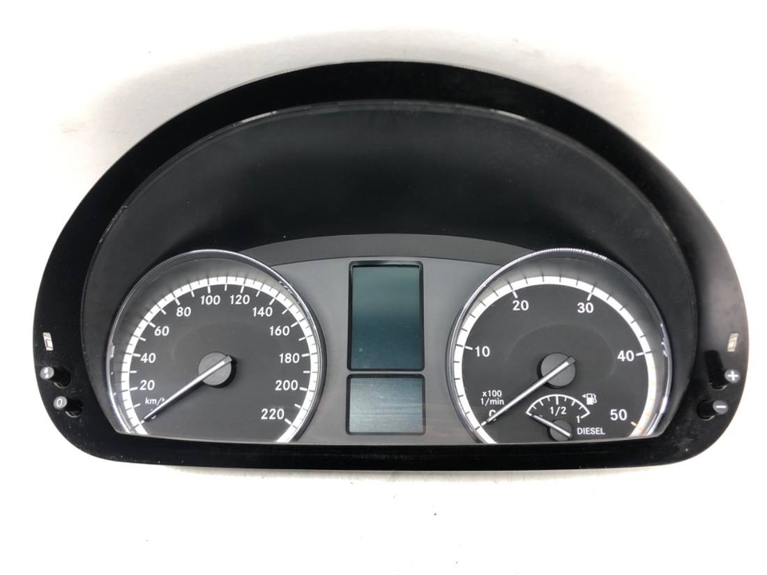 Щиток приборов Mercedes Viano A6394461921