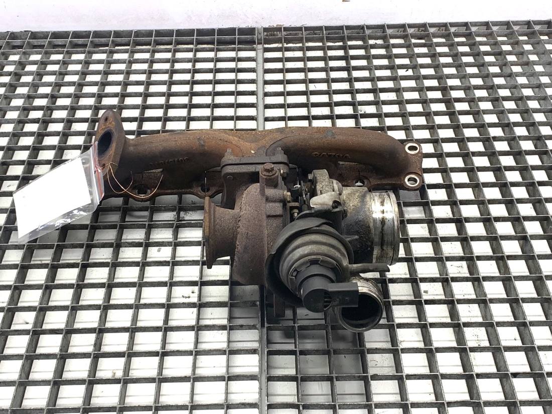 Турбина турбокомпрессор Volvo S80 31331331
