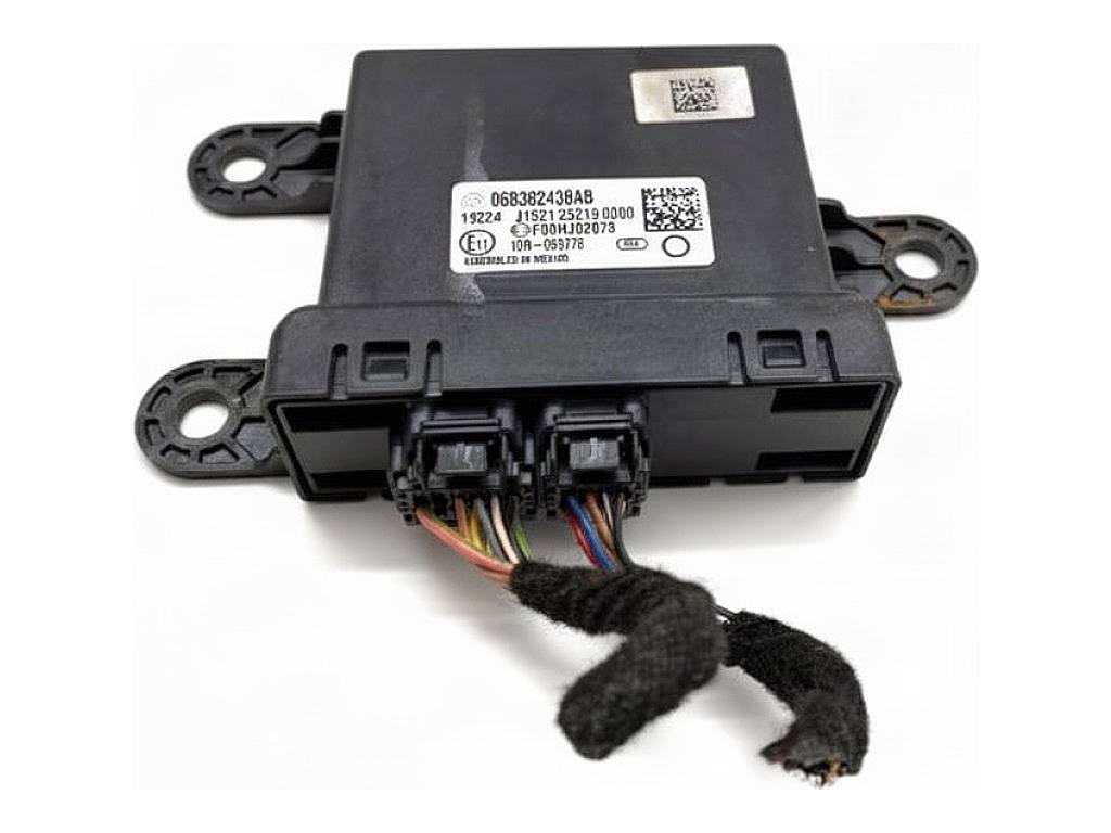 Блок управления модуль Jeep Cherokee 068382438AB
