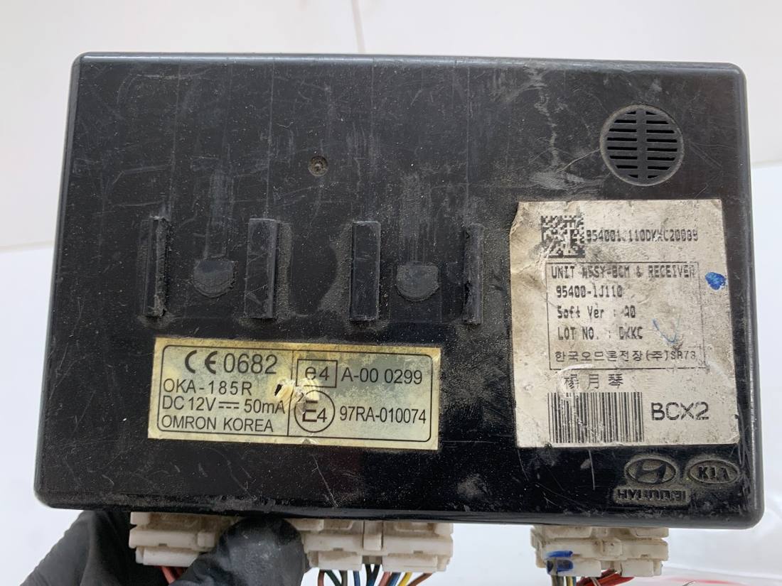 Блок управления модуль Hyundai I20 95400-1J110 — фото детали 4