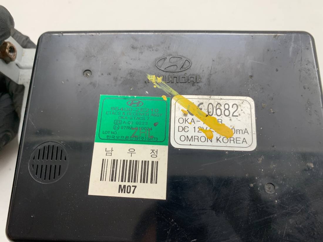 Блок управления модуль Hyundai Tucson 95400-2E210 — фото детали 4