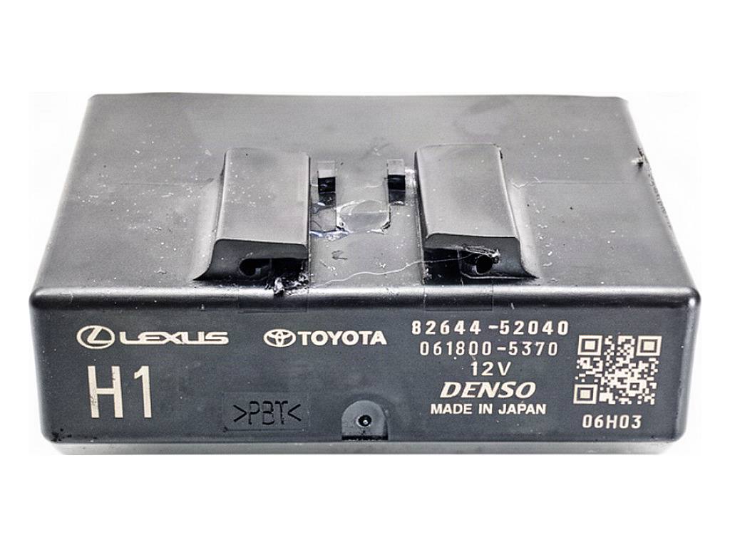 Блок керування модуль Toyota Yaris 3 82644-52040