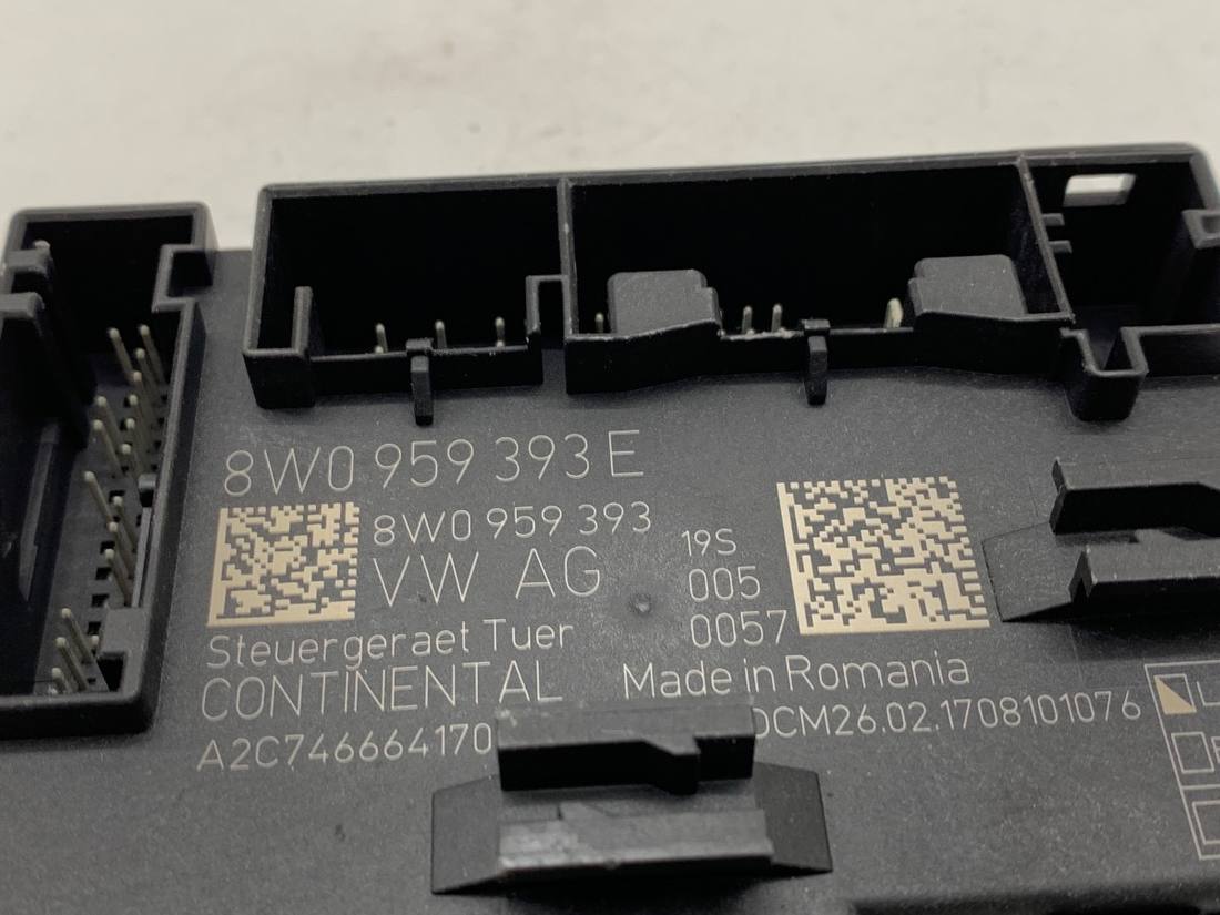 Блок керування модуль Audi A4 B9 8W0959393E — фото деталі 3