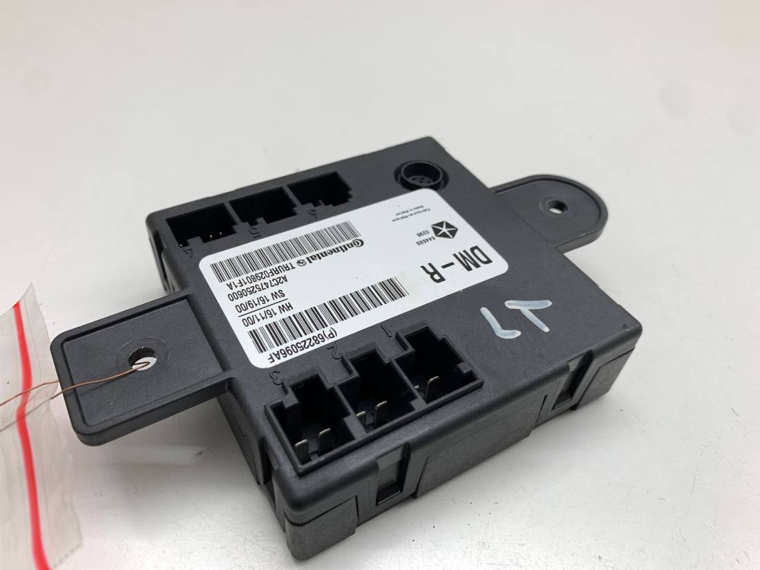 Блок керування модуль Chrysler Pacifica 68225096AF — фото деталі 2