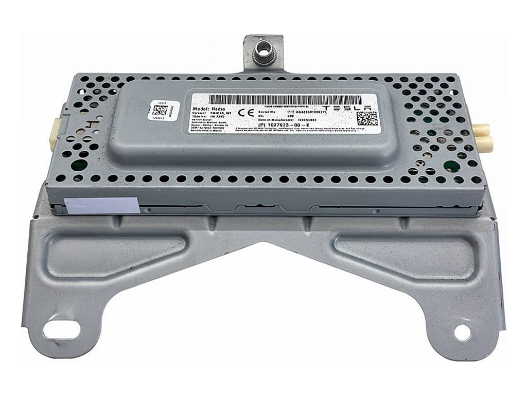 Блок управления модуль Tesla Model Y 1527973-00-E
