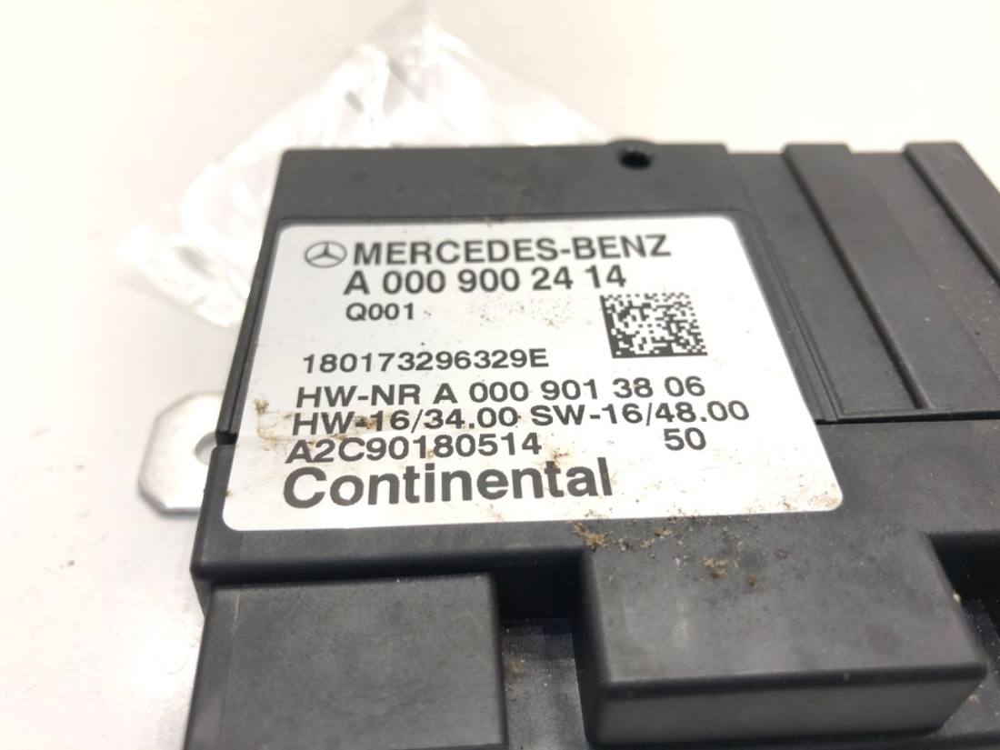 Блок керування модуль Mercedes C W205 A0009002414 — фото деталі 2