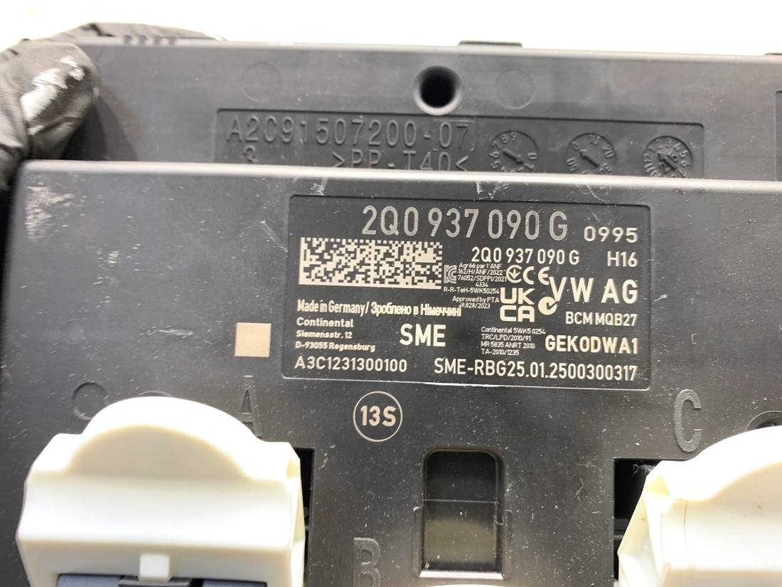 Блок управления модуль Skoda Kamiq 2Q0937090G — фото детали 4