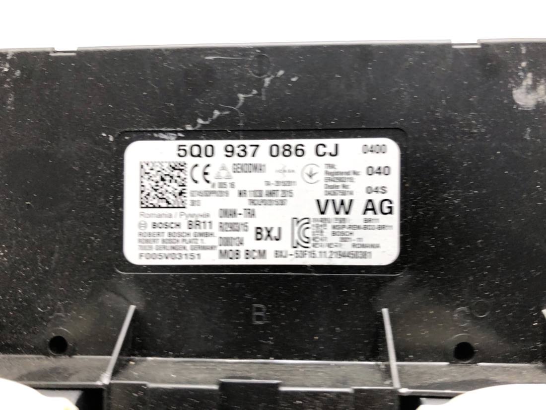 Блок керування модуль Volkswagen Passat B8 5Q0937086CJ — фото деталі 4