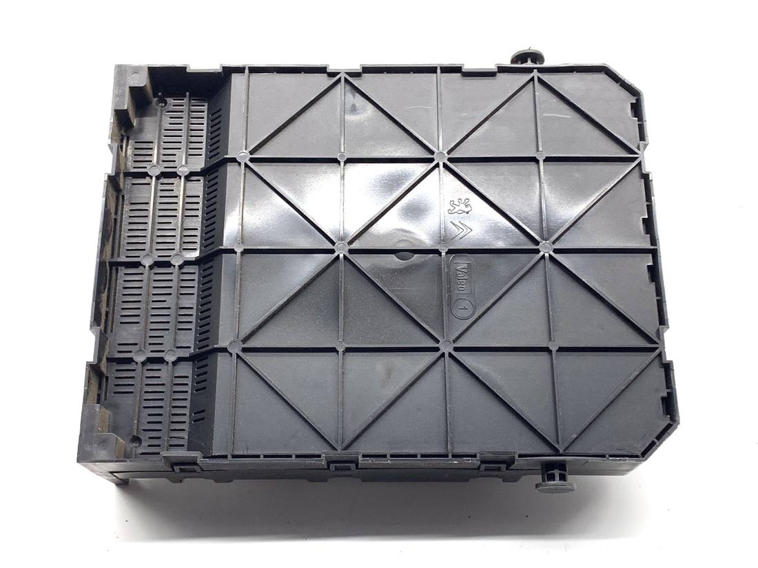 Блок управления модуль Citroen C4 9663576480