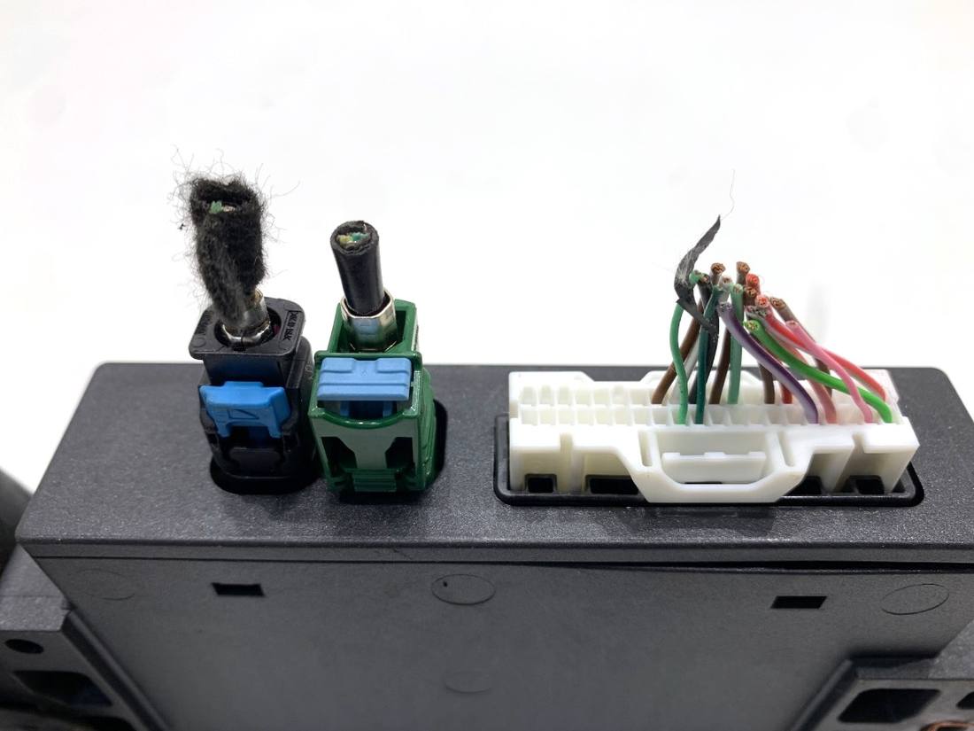 Блок керування модуль Nissan Qashqai 284E76UU0A — фото деталі 3