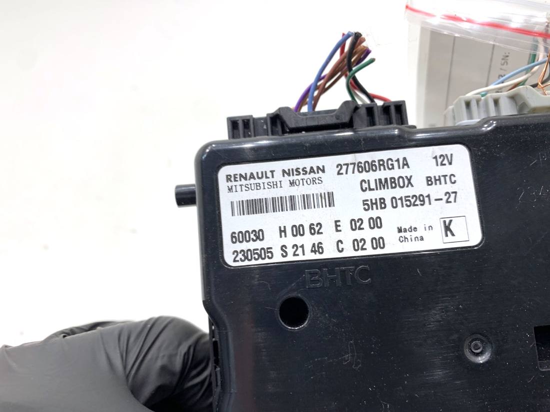 Блок керування модуль Nissan Qashqai 277606RG1A — фото деталі 4