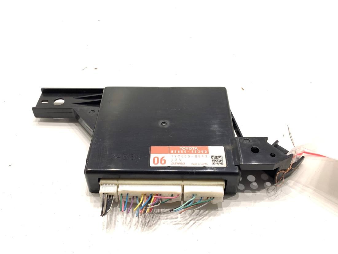 Блок управления модуль Lexus RX 88650-48390